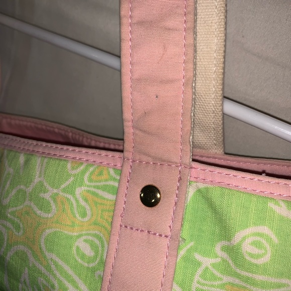 Lily Pulitzer Originals Green frog Tote
Lilly Pulitzer - Picture 3 of 10